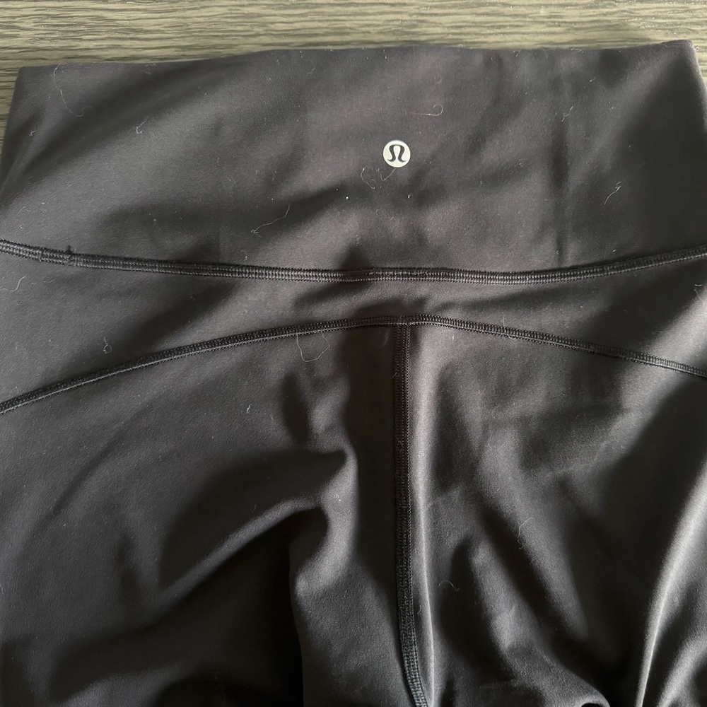 Lululemon Wunder Under High-Rise Leggings – Size 8